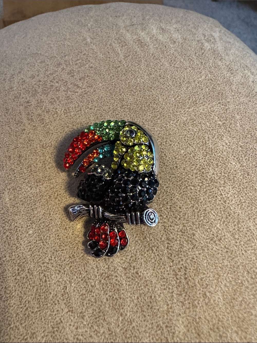 Rhinestone Toucan Silver Toned Brooch EUC